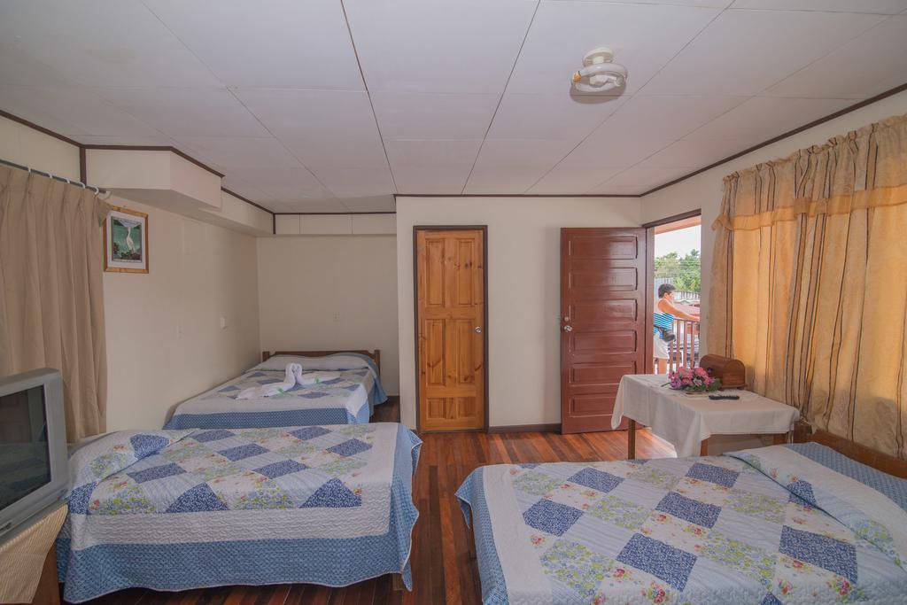 Hotel Sierpe River Kültér fotó